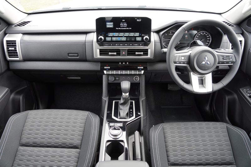 2025 Mitsubishi Triton GLX-R 4x4 6-sp auto image 4