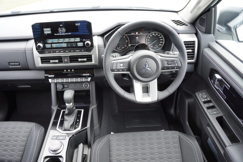 2025 Mitsubishi Triton GLX-R 4x4 6-sp auto image 5