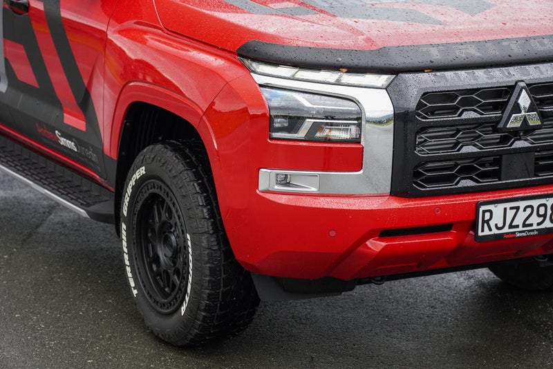 2025 Mitsubishi Triton GLX-R 4x4 Ralli Art image 4