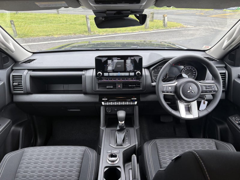 2025 Mitsubishi Triton GLX SPORT 4WD image 5