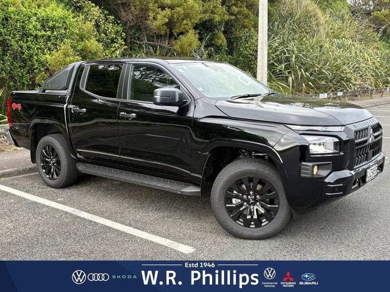 2025 Mitsubishi Triton GLX SPORT 4WD image 1