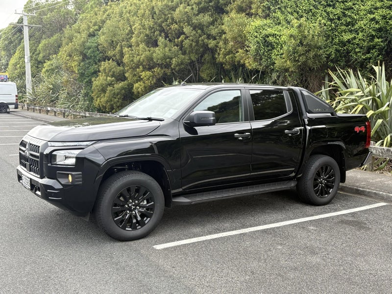 2025 Mitsubishi Triton GLX SPORT 4WD image 4