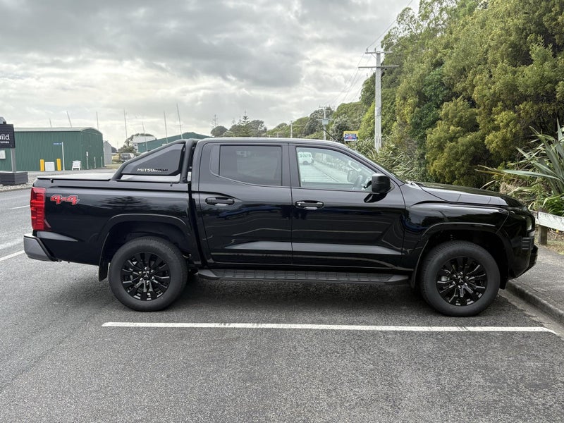 2025 Mitsubishi Triton GLX SPORT 4WD image 5