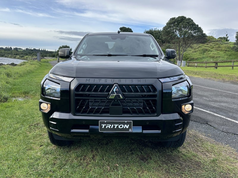 2025 Mitsubishi Triton GLX SPORT 4WD image 3