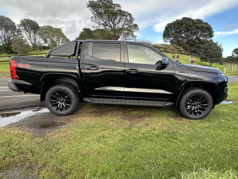 2025 Mitsubishi Triton GLX SPORT 4WD image 5