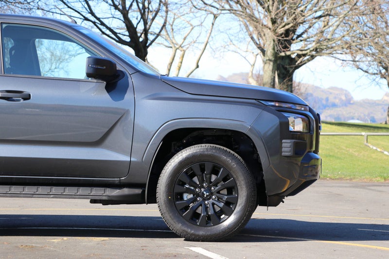 2025 Mitsubishi Triton GLX Sport 4WD 6At image 5