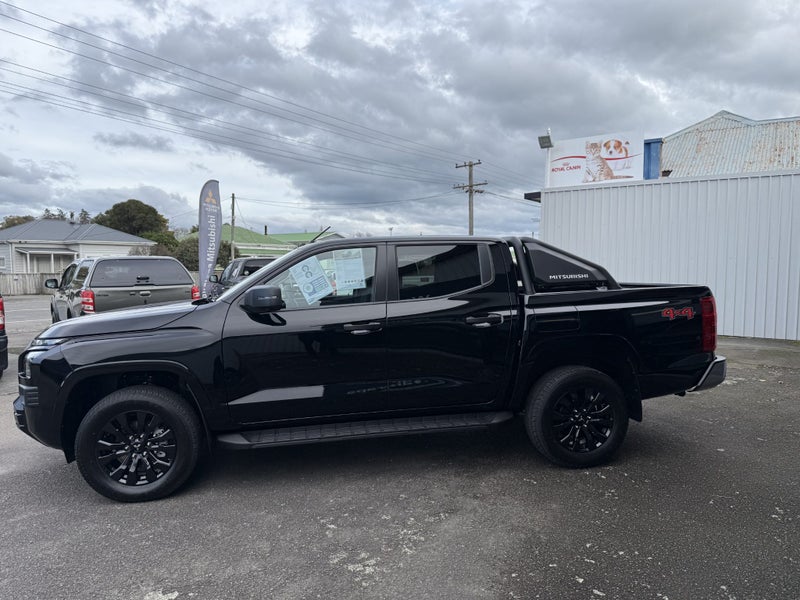 2025 Mitsubishi Triton GLX Sport 4Wd 6At image 3