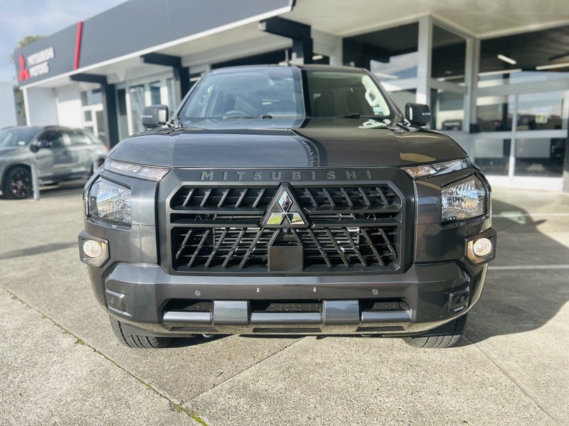2025 Mitsubishi Triton Glx Sport 4WD 6At - Limi... image 2