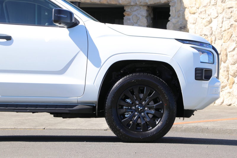 2025 Mitsubishi Triton GLX SPORT 4WD AUTO image 5