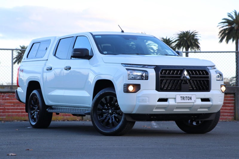 2025 Mitsubishi Triton GLX SPORT 4WD AUTO image 1