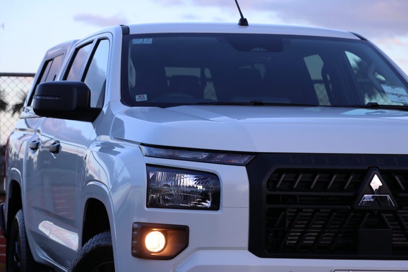 2025 Mitsubishi Triton GLX SPORT 4WD AUTO image 5