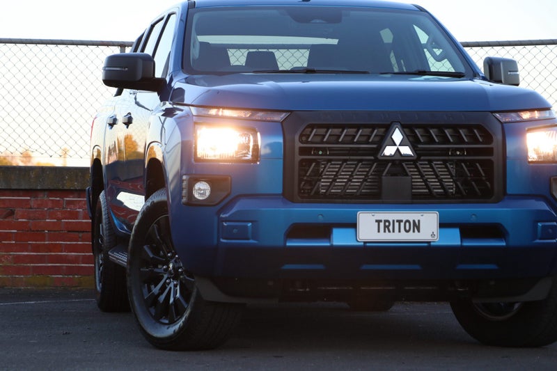 2025 Mitsubishi Triton GLX SPORT 4WD AUTO image 5