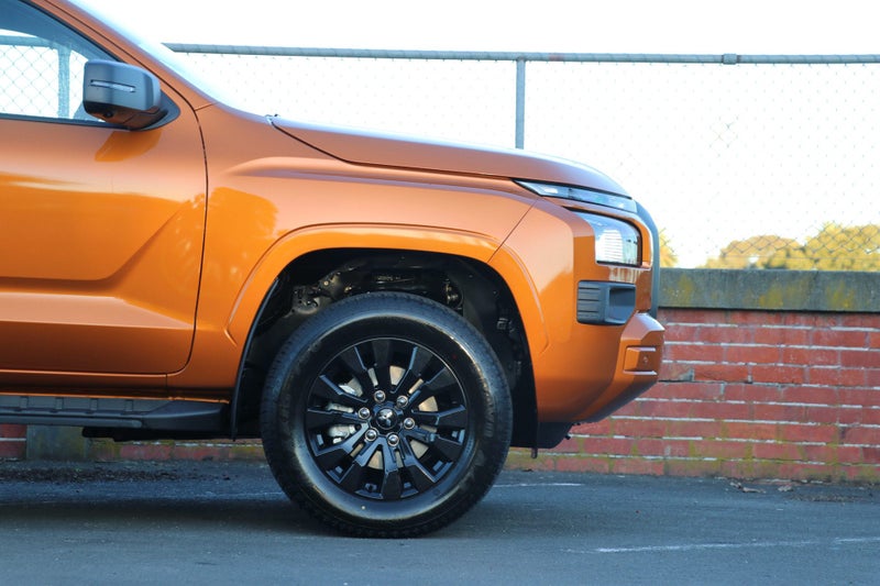 2025 Mitsubishi Triton GLX SPORT 4WD AUTO image 4
