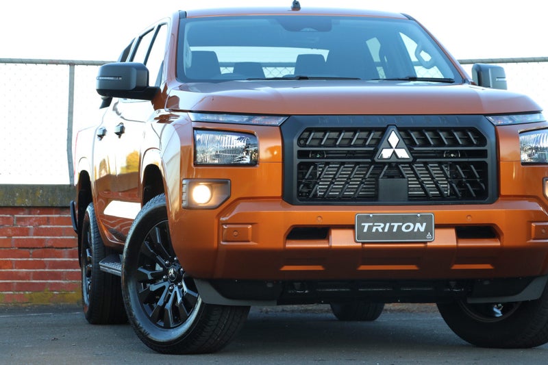 2025 Mitsubishi Triton GLX SPORT 4WD AUTO image 5