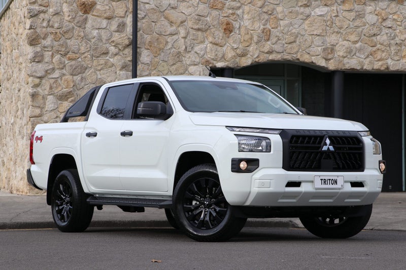 2025 Mitsubishi Triton GLX SPORT 4WD AUTO image 1
