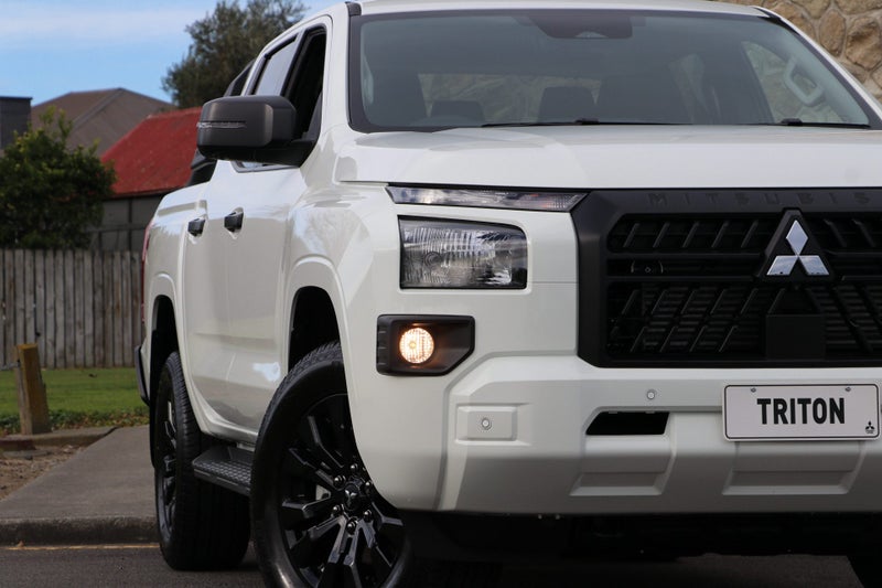 2025 Mitsubishi Triton GLX SPORT 4WD AUTO image 5
