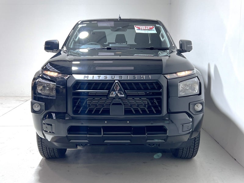 2025 Mitsubishi Triton GLX SPORT 4WD AUTO - LTD... image 2