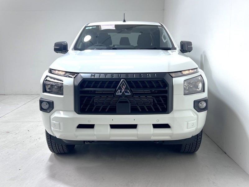 2025 Mitsubishi Triton GLX SPORT 4WD AUTO - LTD... image 2