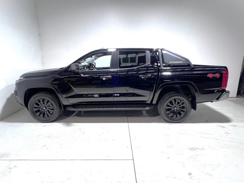 2025 Mitsubishi Triton GLX SPORT 4WD AUTO - LTD... image 5