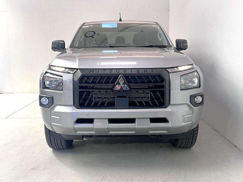 2025 Mitsubishi Triton GLX SPORT 4WD AUTO - LTD... image 2
