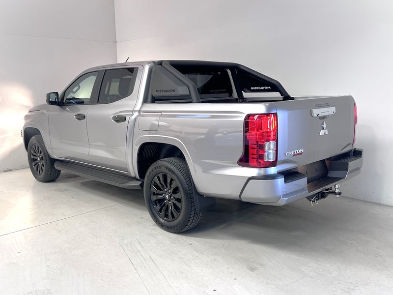2025 Mitsubishi Triton GLX SPORT 4WD AUTO - LTD... image 5