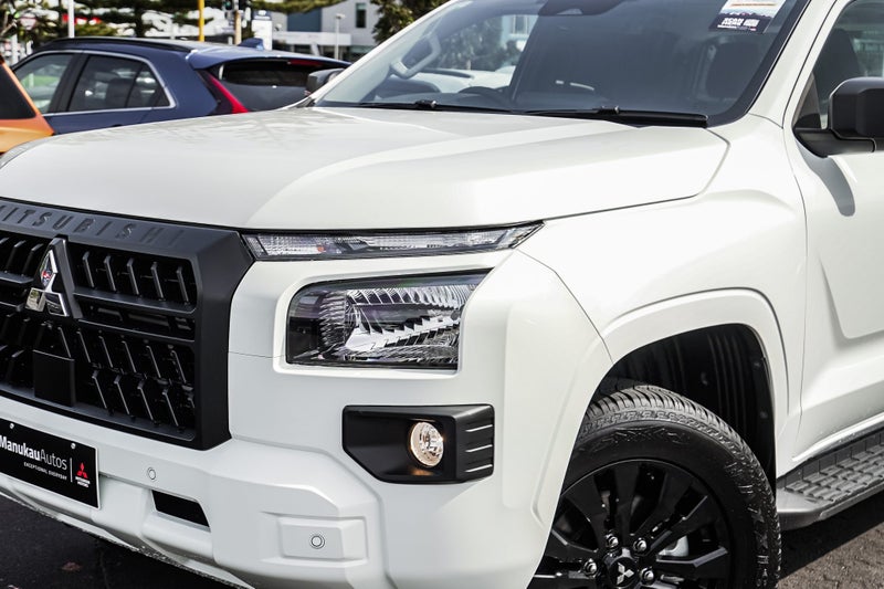 2025 Mitsubishi Triton GLX SPORT 4WD DC WS image 2