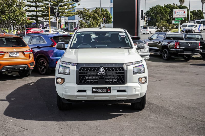 2025 Mitsubishi Triton GLX SPORT 4WD DC WS image 3