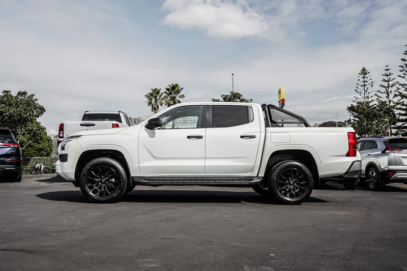 2025 Mitsubishi Triton GLX SPORT 4WD DC WS image 4