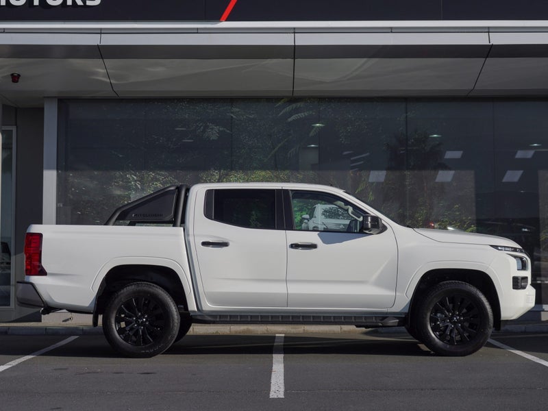 2025 Mitsubishi Triton GLX SPORT 4WD DIESEL BI-... image 5