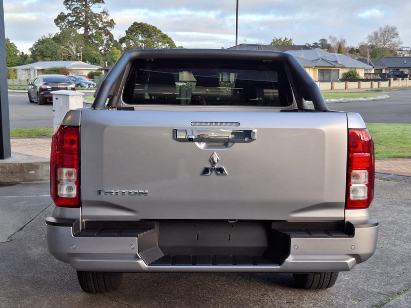 2025 Mitsubishi Triton GLX Sport 4WD - Fantasti... image 5