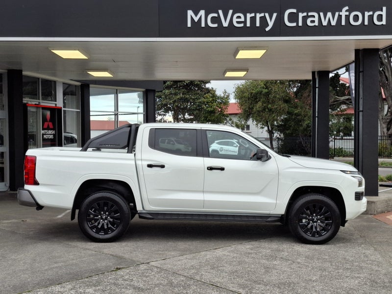 2025 Mitsubishi Triton GLX Sport 4WD - Limited... image 3
