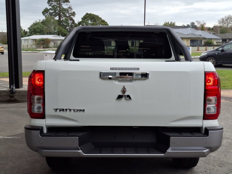2025 Mitsubishi Triton GLX Sport 4WD - Limited... image 5