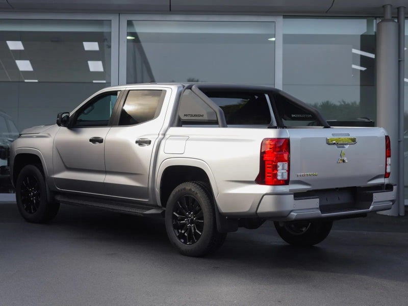 2025 Mitsubishi Triton GLX Sport 4x4 auto image 2