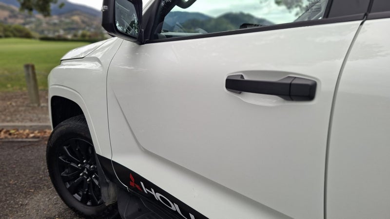 2025 Mitsubishi Triton GLX Sport 4x4 FLATDECK -... image 4