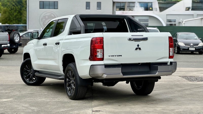 2025 Mitsubishi Triton GLX Sport 4x4 - LAST SHI... image 2