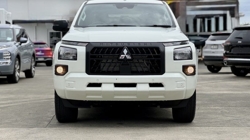 2025 Mitsubishi Triton GLX Sport 4x4 - LAST SHI... image 3