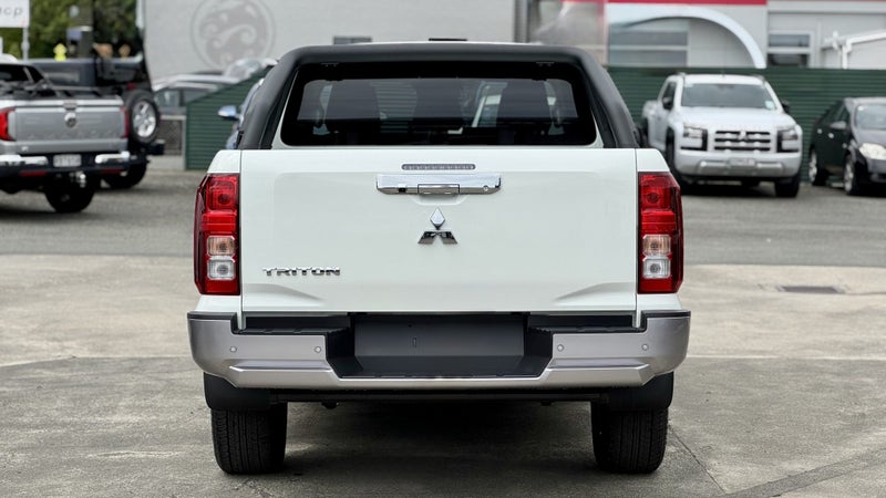 2025 Mitsubishi Triton GLX Sport 4x4 - LAST SHI... image 4