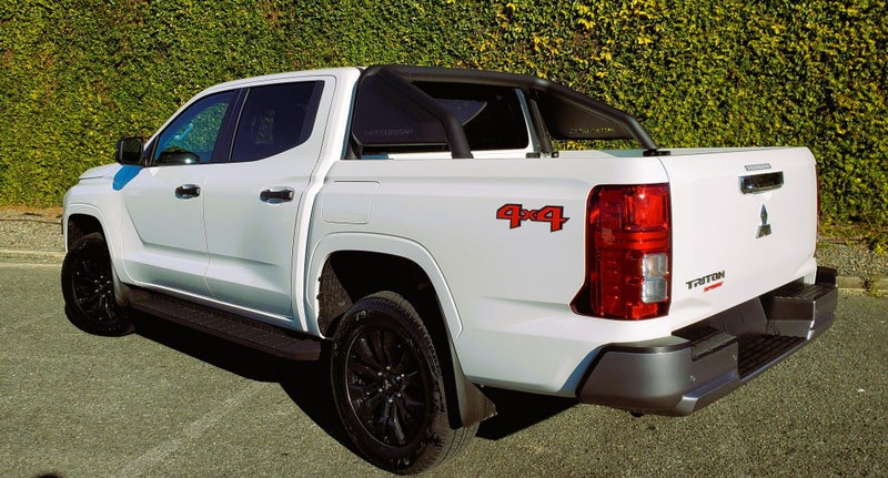 2025 Mitsubishi Triton GLX Sport 4x4 - Limited... image 5