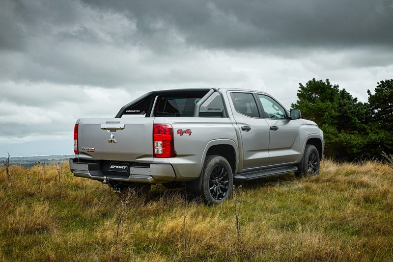 2025 Mitsubishi Triton GLX-SPORT image 2