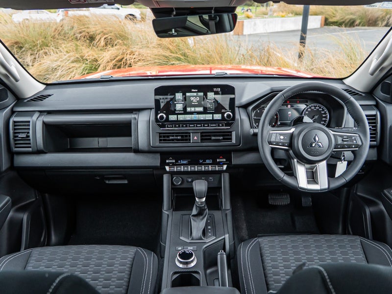 2025 Mitsubishi Triton GLX Sport DC WS 2.4D 4WD... image 2