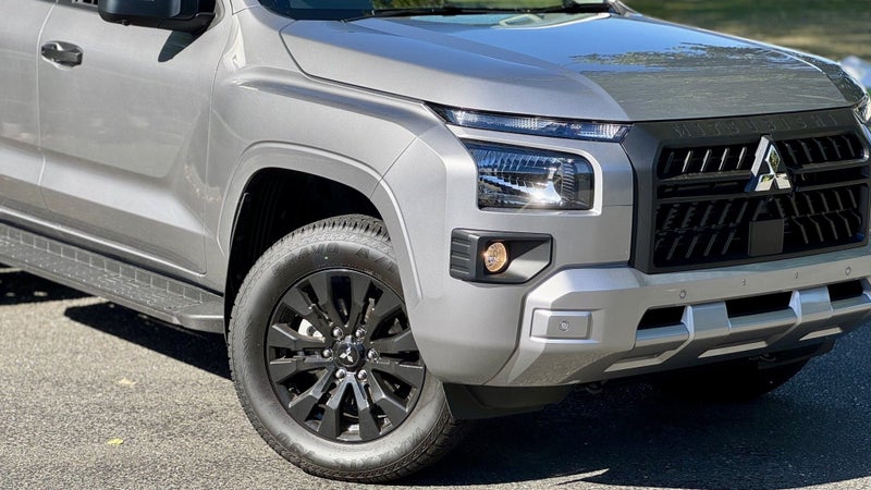 2025 Mitsubishi Triton GLX SPORT - DEMO SPECIAL image 2