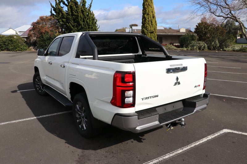 2025 Mitsubishi Triton GLXR 2WD Automatic image 3