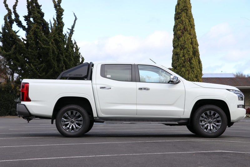 2025 Mitsubishi Triton GLXR 2WD Automatic image 4