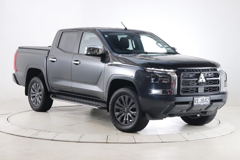 2025 Mitsubishi Triton GLXR 4WD image 3