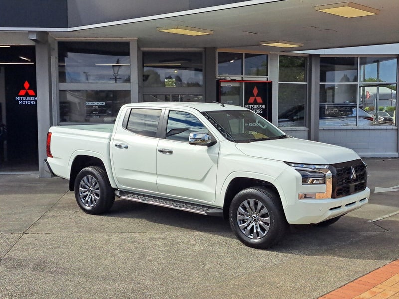 2025 Mitsubishi Triton GLXR 4WD 2.4D - image 1