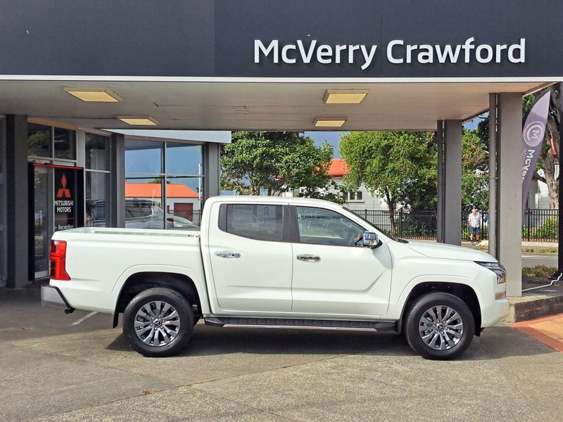 2025 Mitsubishi Triton GLXR 4WD 2.4D - image 4