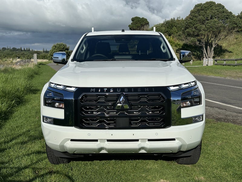 2025 Mitsubishi Triton GLXR 4WD image 3