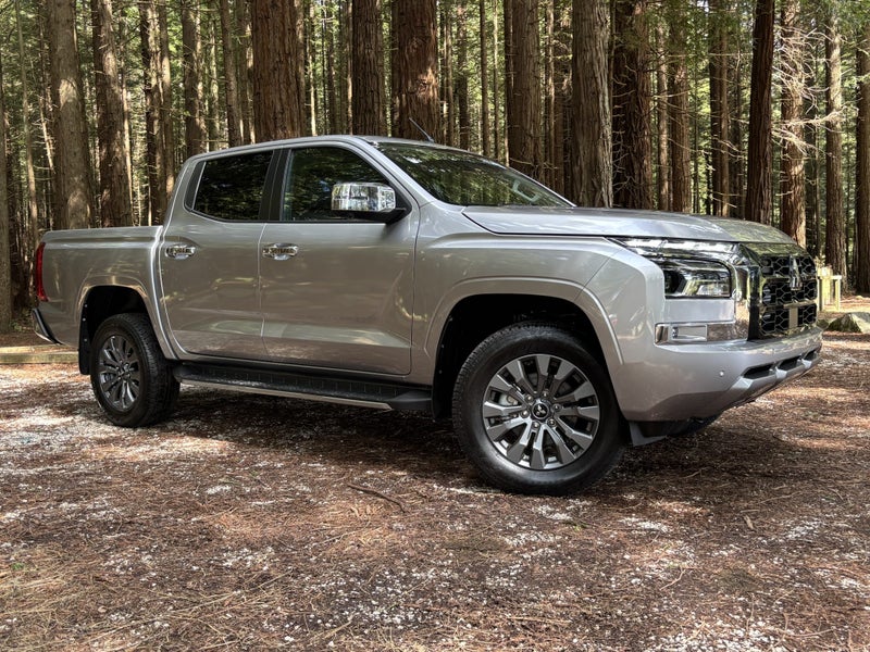 2025 Mitsubishi Triton GLXR 4WD image 1