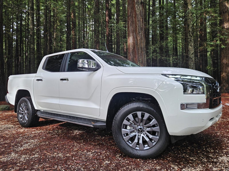 2025 Mitsubishi Triton GLXR 4WD image 1