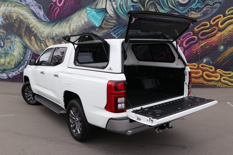 2025 Mitsubishi Triton GLXR 4WD AUTO image 2